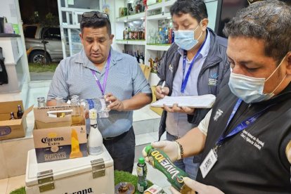 ARCSA clausuró 5 licoreras en Loja