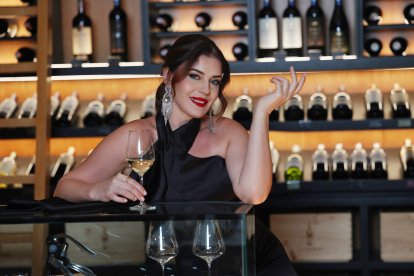 Conoce talleres, casas abiertas, y lugares donde el vino es la bebida principal