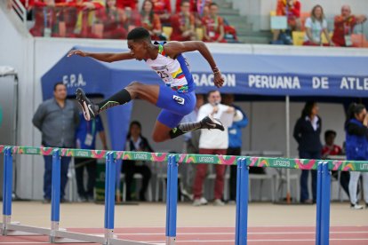 Ian Pata, de 18 años y campeón iberoamericano U18 en 400 con vallas, será el abanderado.