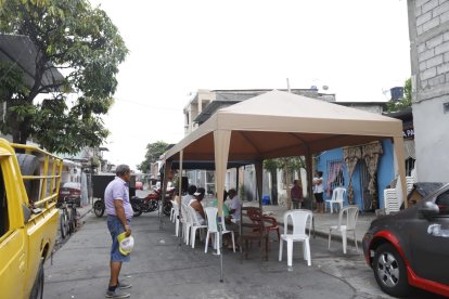 Se realiza el velorio de las víctimas de la masacre en el Guasmo sur.