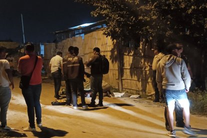 La víctima, Manuel Malavé, residía en el mismo barrio donde se produjo su asesinato.