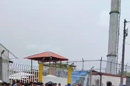 La gente llegó hasta el sitio luego de que el ataque terminó.