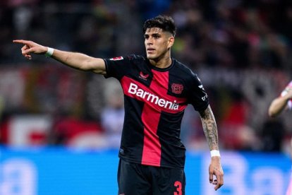 Piero Hincapié entró a los 71 minutos en el último partido de la Copa Alemania.