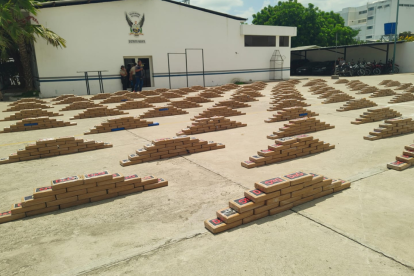 La droga incautada fue presentada por la Policía.