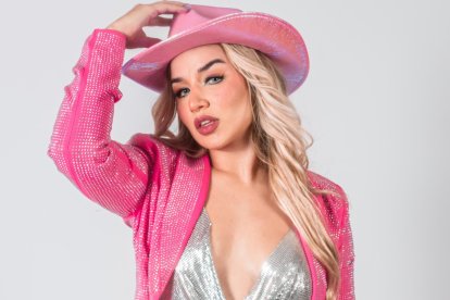 Janann Velasco continúa con su carrera musical en Nueva York.