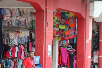 Unos comerciantes han vivido en zozobra debido a constantes amenazas.