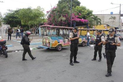 En el sitio, este viernes, agentes policiales realizaron resguardo en la zona y efectuaron controles a carros y motos.