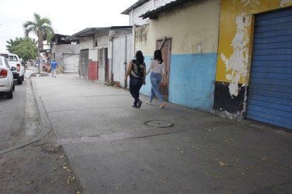 Uno de los casos ocurrió en la avenida Pío Jaramillo, fuera de un local de comidas.