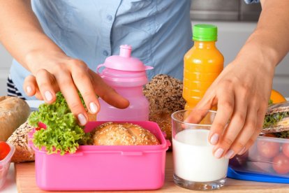 Los vegetales y frutas deben formar parte de la dieta diaria de los niños.