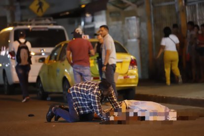 La víctima recibió varios disparos.