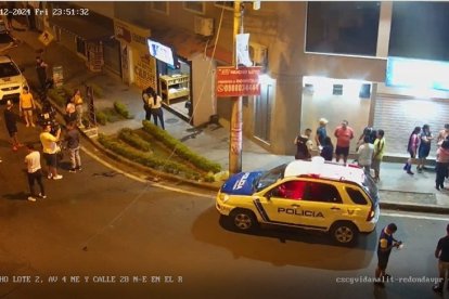 Policías acudieron al sitio tras la alerta. El suceso generó alerta en los residentes.