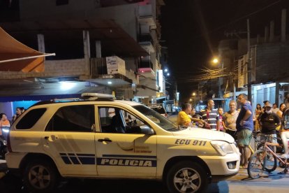 La policía encontró 10 indicios balísticos en la escena del crimen.