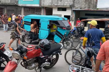 En una tricimoto se llevaron a la víctimas tras el ataque.