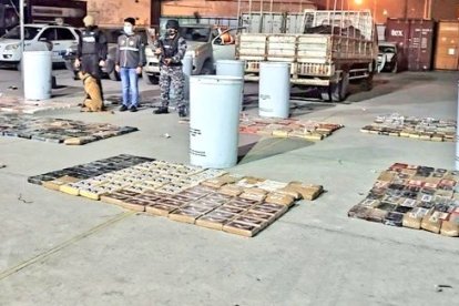 En los allanamientos se incautaron grandes cantidades de cocaína.