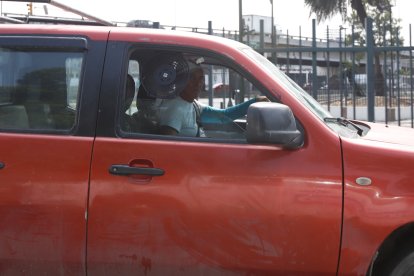 Referencial. En Guyaquil, los conductores han tomado múltiples precauciones ante los 'solazos'.