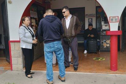 Un grupo de 25 pasajeros fueron víctimas de un asalto en el kilómetro 26, en Durán.