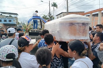 Alrededor de unas 150 personas dieron el último de adiós de José Maquilón.