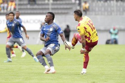 Emelec y Aucas se disputan la parte alta de la tabla.