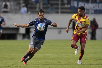 Emelec recibió los tres goles en el primer tiempo.