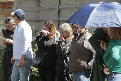 La familia de Luis González estuvo durante el reconocimiento del lugar de los hechos y no soportaron el dolor que les causó recordar la tragedia.