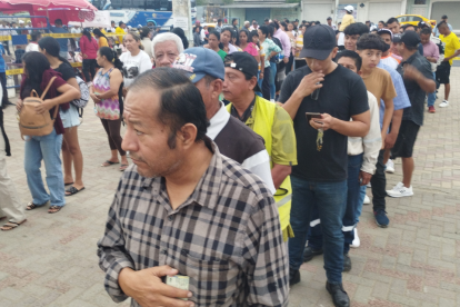 Desde las 07:00 de este 21 de abril arrancó la Consulta Popular.