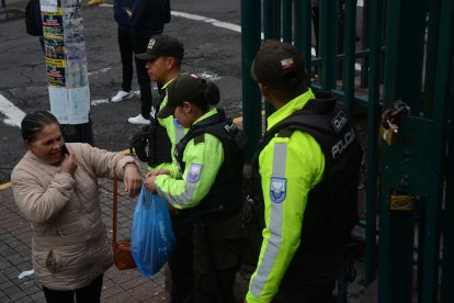 La Policía estuvo atenta para evitar cualquier tipo de delito en los recintos electorales.