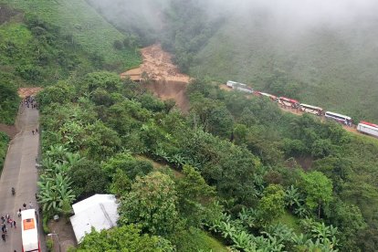 Vista aérea de la zona donde ocurrió el desastre en Alausí.