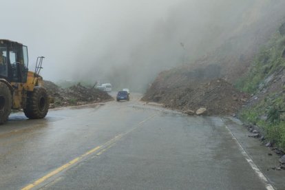 Los trabajos de limpieza se dificultaron por el mal temporal en Azuay.