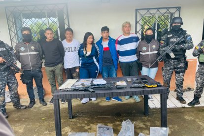Junto a Pico fueron detenidos tres hombres y una mujer. Dos estaban presos en Riobamba.