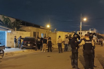 La Policía Nacional levantó evidencias en el lugar del crimen