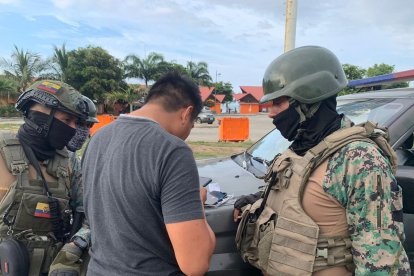 Detienen a tres personas en operativo en Manabí.