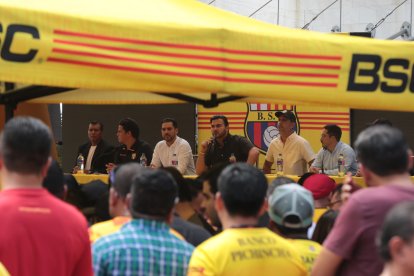 Las elecciones para presidente de Barcelona se realizarán el 8 de mayo.