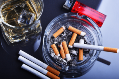 Cigarrillos y bebidas alcohólicas subirán de precio tras derogación de decreto.