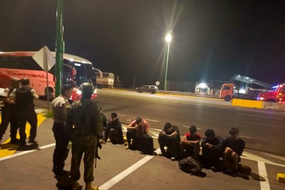 Los extranjeros fueron puestos a órdenes de migración.