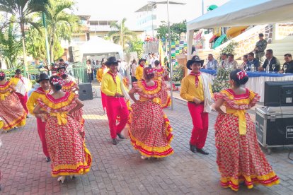 Fiestas por los 26 años de Colimes.