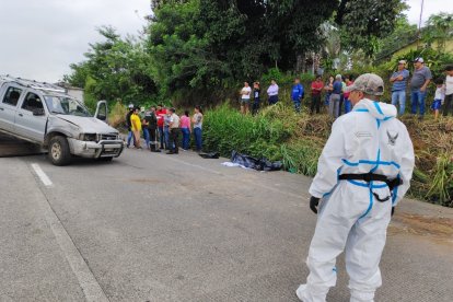 La camioneta de Edward Sandinelson Espinoza Fiallos, de 56 años, quedó con daños.