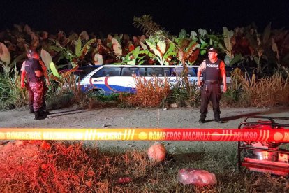 Se desconocen las causas del siniestro del bus de la cooperativa lojana que se desplazaba hacia el Puerto Principal.