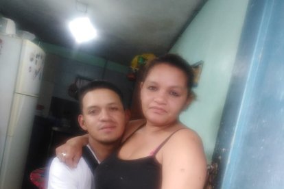 Esta es una de las últimas fotos que la víctima publicó en su cuenta de Facebook junto a Katherine Zambrano