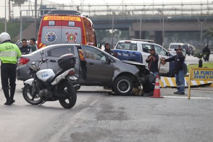 El incidente ocurrió al término del puente de la Unidad Nacional, en el tramo que conecta a Guayaquil con Samborondón.