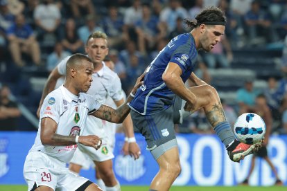 GolTv le debería más de 1.5 millones de dólares a Emelec, por los derechos de televisión.