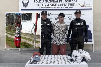 El sospechoso fue detenido con 81 fundas de marihuana, un cuchillo y varias prendas de vestir. Los moradores casi lo linchan.