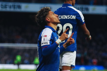 El volante tricolor ascendió con su equipo a la Premier League.
