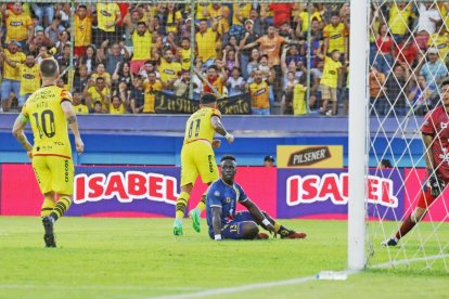 Joao Rojas celebró el 1-0 de Barcelona este 4 de mayo.