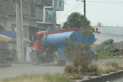 Ser chofer de tanquero es un oficio de alto riesgo en Durán.