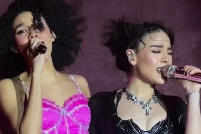 Yilda Banchón demostró en el escenario su calidad interpretativa, a la par con Danna Paola