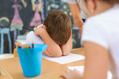 La mamá del niño habría descubierto lo que la maestra le hacía a su hijo.