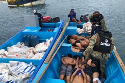 Los siete piratas fueron capturados cuando asaltaban a una embarcación