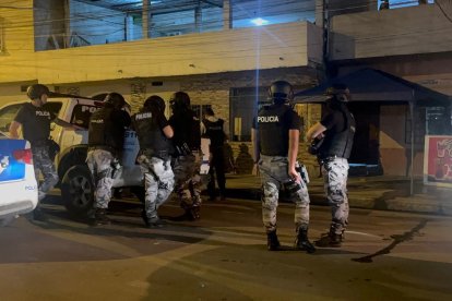 Dolor después de horas de terror en Puerto Bolívar.