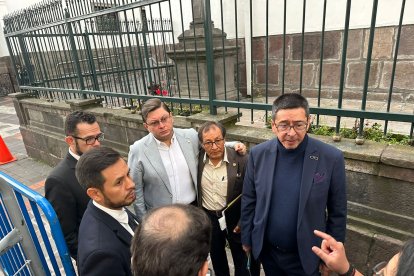 La reunión entre los familiares y autoridades de Gobierno fue a puerta cerrada.