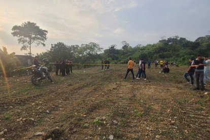Los cuerpos habrían tenido al menos un día en aquel lugar.